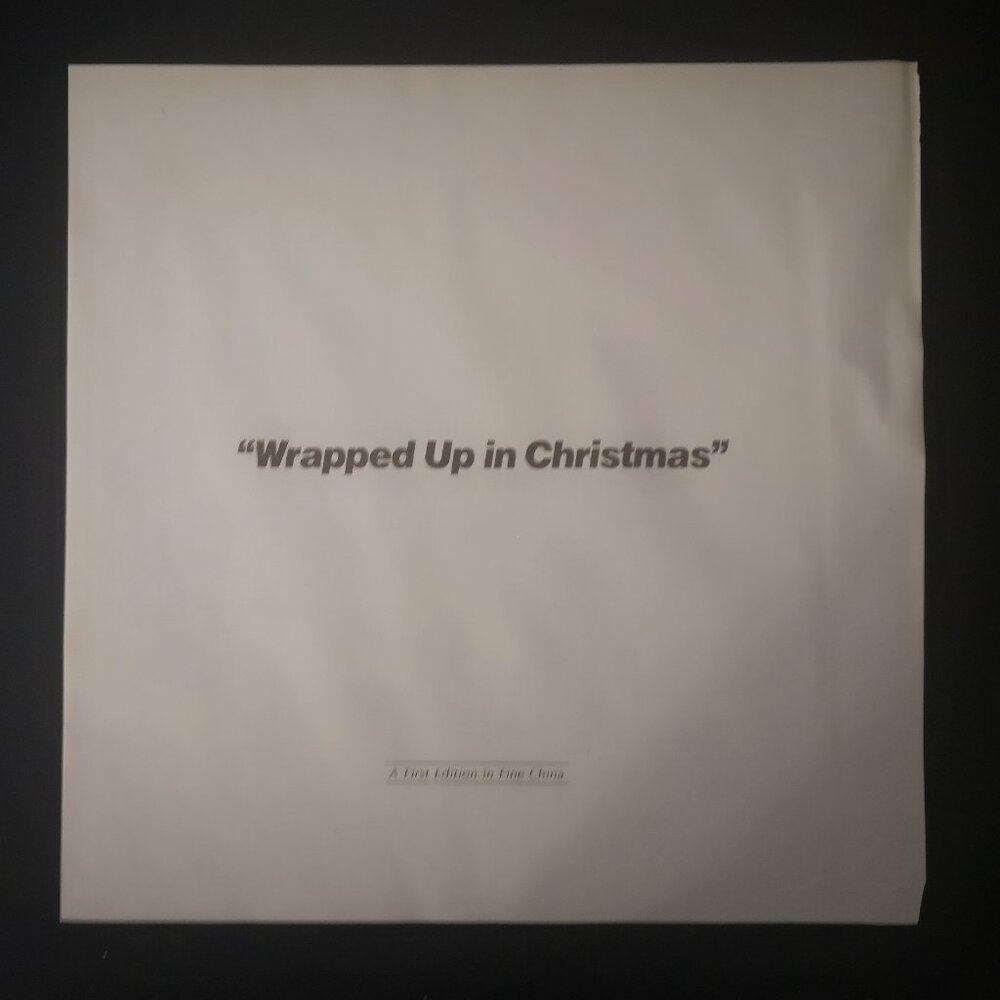 Vintage Norman Rockwell 8" Christmas 1981 "Wrapped Up In Christmas" Plate - Picture 4 of 5